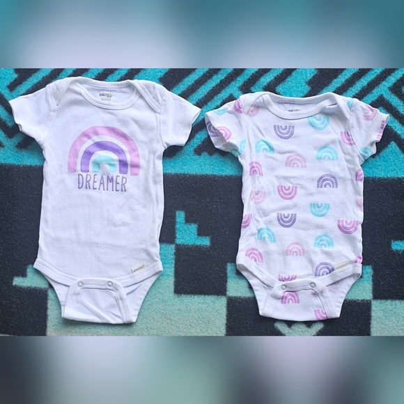 Gerber Baby Girls Rainbow Short Sleeve Onesies® Bodysuits 2 Pack 0-3 Months - Picture 2 of 8